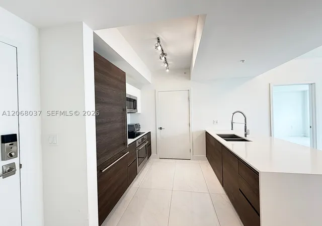 Photo 3 of Condo for sale at 301 Altara Ave #609, Coral Gables, FL 33146 | MLS# A12068037 | Listing updated on 2026-09-22