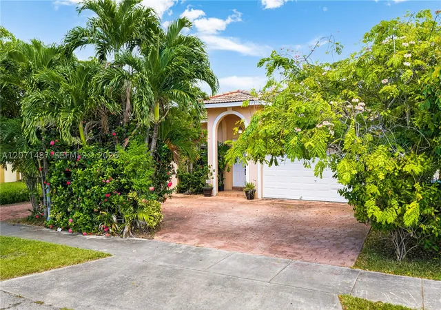 Photo 2 of Single family home for sale at 1220 Sw 139th Ave, Miami, FL 33184 | MLS# A12071487 | Listing updated on 2026-09-24