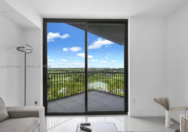 Photo 3 of Condo for sale at 5300 Paseo Blvd #1410, Doral, FL 33166 | MLS# A12070092 | Listing updated on 2026-09-03