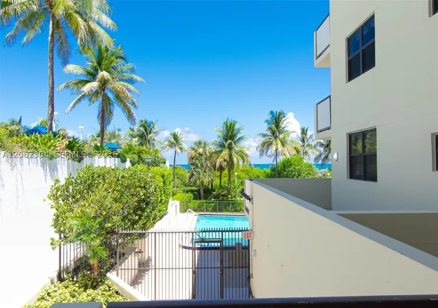 Listing Photo 3 - Condo for sale in building located at 1623 Collins Ave, Miami Beach, FL 33139 - Unit #215