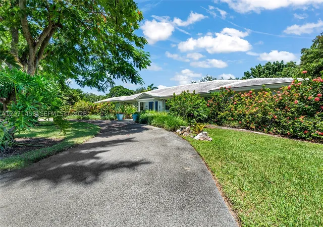 Photo 2 of Single family home for sale at 5455 Sw 88th St, Miami, FL 33156 | MLS# A12071453 | Listing updated on 2026-08-28