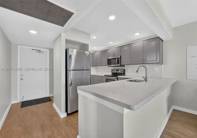 Photo 2 of Sale Pending at 9440 Poinciana Pl #302, Davie, FL 33324 | MLS# A12071508 | Listing updated on 2026-09-06