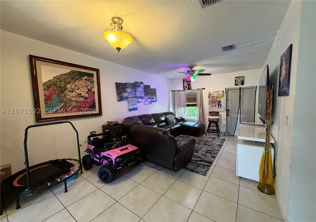 Photo 2 of Single family home for sale at 548 Ne 5th Way, Florida City, FL 33034 | MLS# A12071522 | Listing updated on 2026-08-30