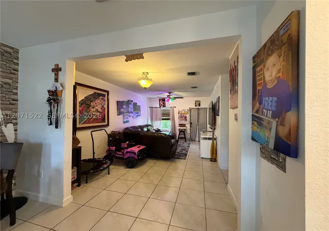 Photo 3 of Single family home for sale at 548 Ne 5th Way, Florida City, FL 33034 | MLS# A12071522 | Listing updated on 2026-08-30