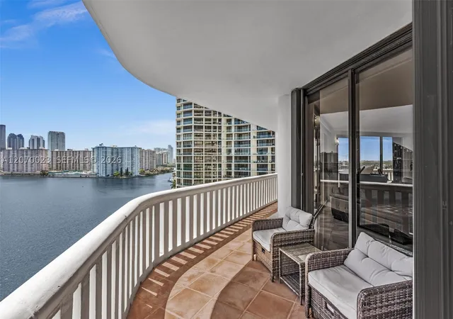 Photo 4 of Condo for sale at 3000 Island Blvd #1106, Aventura, FL 33160 | MLS# A12070023 | Listing updated on 2026-09-09