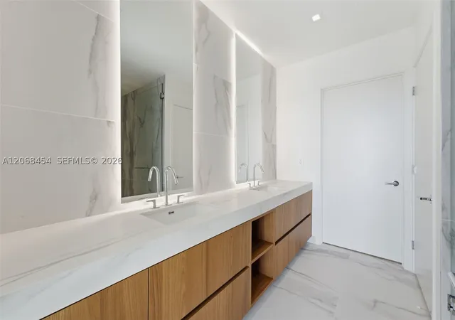 Photo 4 of Condo for sale at 1400 Biscayne Blvd #3004, Miami, FL 33132 | MLS# A12068454 | Listing updated on 2026-09-09