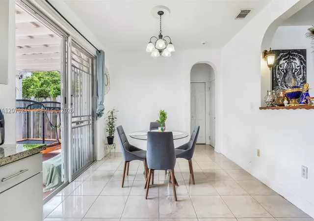 Photo 3 of Townhouse for sale at 27255 Sw 138th Ct, Homestead, FL 33032 | MLS# A12070217 | Listing updated on 2026-09-05