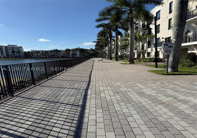 Listing Photo 5 - Condo for sale in building located at 4640 NW 84, Doral, FL 33166 - Unit #16