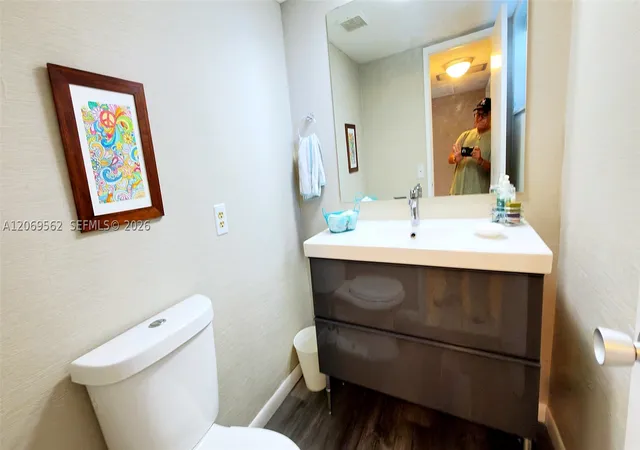 Photo 4 of Condo for sale at 2950 N Palm Aire Dr #605, Pompano Beach, FL 33069 | MLS# A12069562 | Listing updated on 2026-09-09