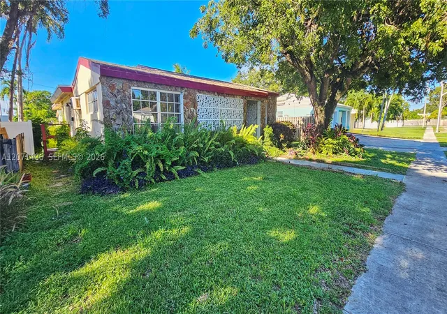 Photo 2 of Sale Pending at 214 Sw 2nd Pl, Dania Beach, FL 33004 | MLS# A12071406 | Listing updated on 2026-10-03