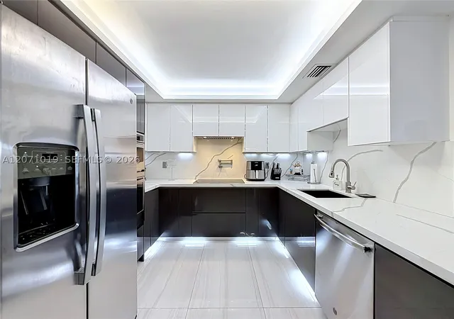 Photo 2 of Condo for sale at 6900 Bay Dr #11G, Miami Beach, FL 33141 | MLS# A12071019 | Listing updated on 2026-08-30
