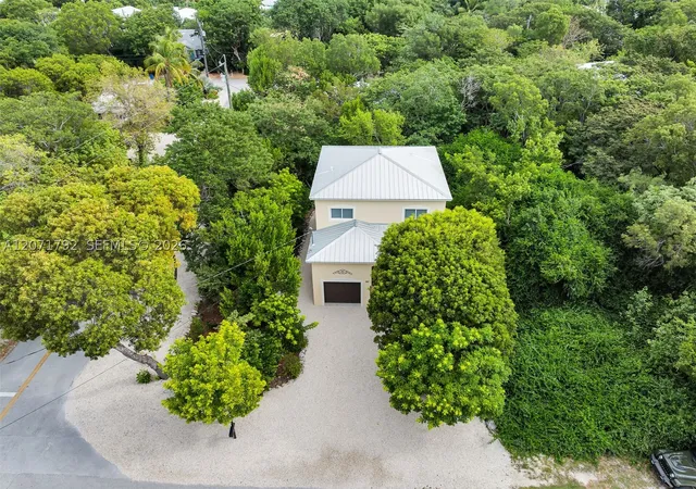 Photo 2 of Sale Pending at 30 Seagate Blvd, Key Largo, FL 33037 | MLS# A12071792 | Listing updated on 2026-09-24