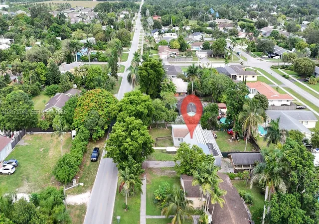 Photo 3 of Sale Pending at 504 Nw 23rd St, Homestead, FL 33030 | MLS# A12071741 | Listing updated on 2026-09-10