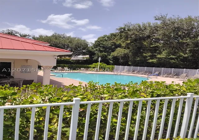 Photo 4 of Townhouse for sale at 3642 Asperwood Cir, Coconut Creek, FL 33073 | MLS# A12071581 | Listing updated on 2026-09-27