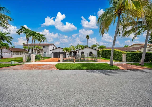 Photo 1 of Single family home for sale at 13991 Sw 159 Terrace, Miami, FL 33177 | MLS# A12071693 | Listing updated on 2026-09-10
