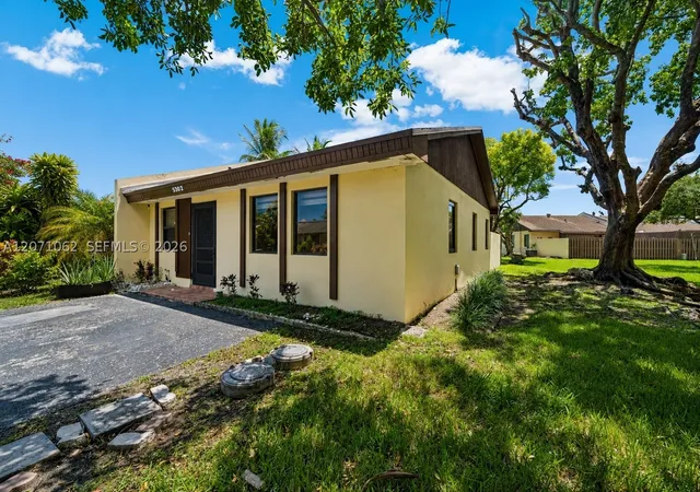 Photo 2 of Townhouse for sale at 5302 Sw 138Th Pl, Miami, FL 33175 | MLS# A12071062 | Listing updated on 2026-09-02