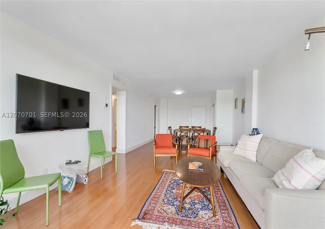 Photo 4 of Condo for sale at 90 Edgewater Dr #917, Coral Gables, FL 33133 | MLS# A12070701 | Listing updated on 2026-09-04