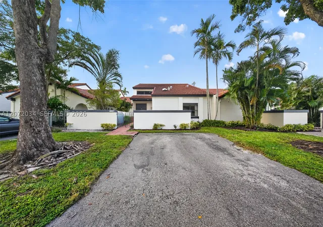 Photo 1 of Townhouse for sale at 6637 Nw 181st Ln, Hialeah, FL 33015 | MLS# A12072034 | Listing updated on 2026-09-12