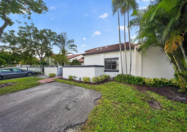 Photo 3 of Townhouse for sale at 6637 Nw 181st Ln, Hialeah, FL 33015 | MLS# A12072034 | Listing updated on 2026-09-12