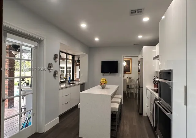 Photo 3 of Single family home for sale at 18921 W Oakmont Dr, Hialeah, FL 33015 | MLS# A12071716 | Listing updated on 2026-10-01