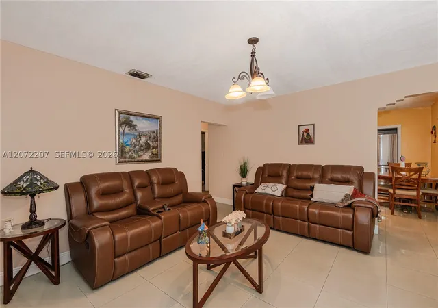 Photo 4 of Single family home for sale at 334 E 11Th St, Hialeah, FL 33010 | MLS# A12072207 | Listing updated on 2026-10-06