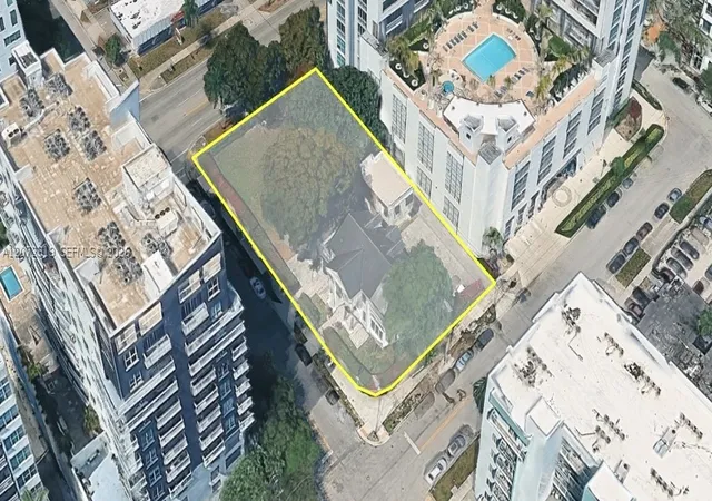 Photo 3 of Land for sale at 333 Ne 23rd St, Miami, FL 33137 | MLS# A12072319 | Listing updated on 2026-09-10