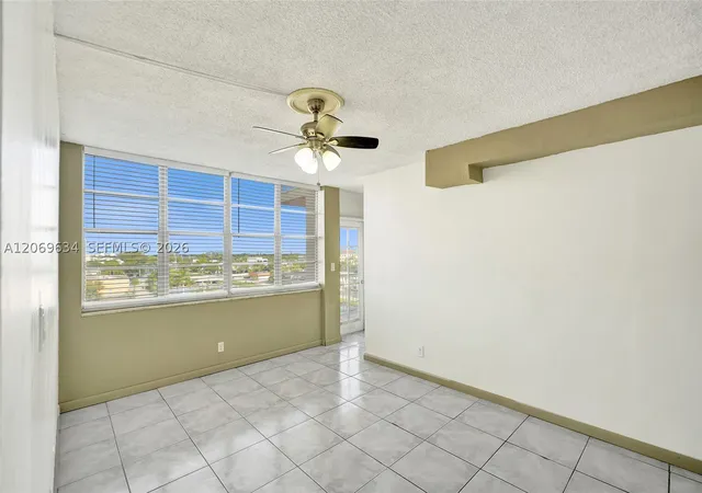 Listing Photo 4 - Condo for sale in building located at 2025 Ne 164Th St, North Miami, FL 33162 - Unit #710