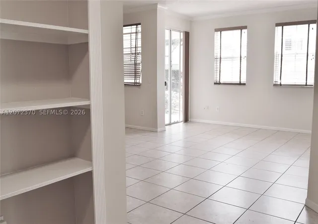 Photo 4 of Condo for sale at 3225 Ne 184Th St #10103, Aventura, FL 33160 | MLS# A12072370 | Listing updated on 2026-09-29