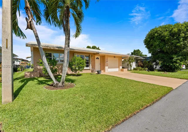 Photo 2 of Single family home for sale at 5713 Nw 68th Ter, Tamarac, FL 33321 | MLS# A12072472 | Listing updated on 2026-09-12