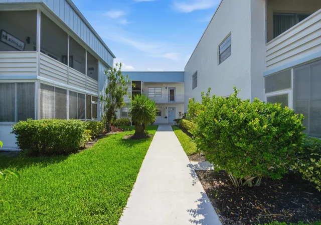 4th image of 396 Saxony I, Delray Beach, FL 33446 | MLS# B26065111
