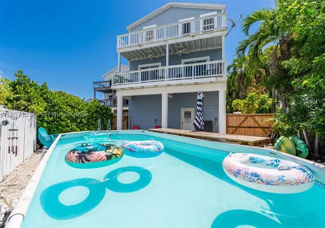 Photo 1 of Single family home for sale at 21 Mockingbird Rd, Key Largo, FL 33037 | MLS# A12071353 | Listing updated on 2026-09-18