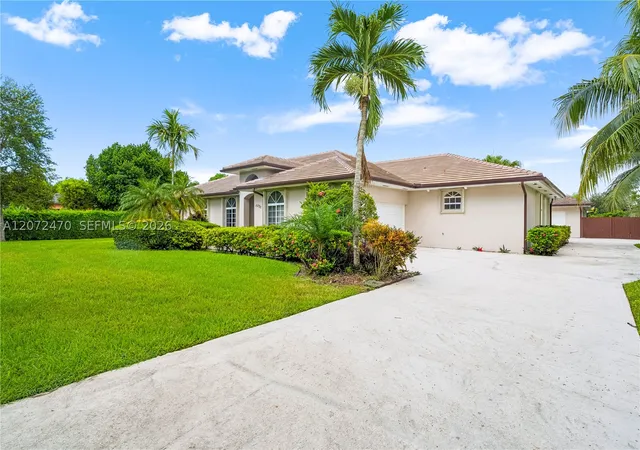 Photo 4 of Single family home for sale at 15720 Sw 252Nd St, Homestead, FL 33031 | MLS# A12072470 | Listing updated on 2026-09-25
