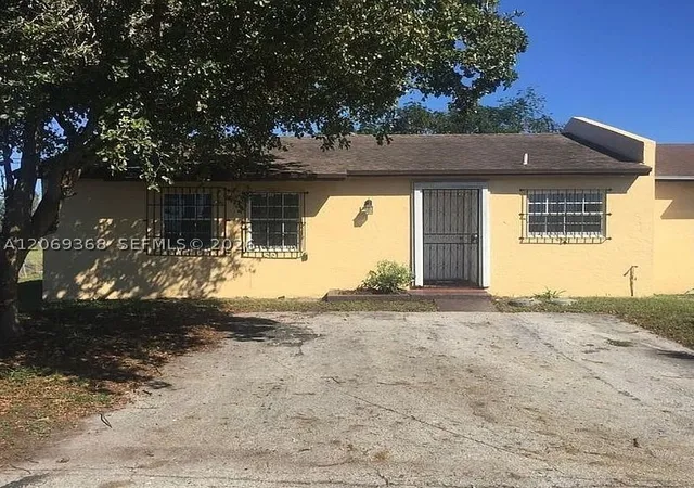 Photo 1 of Townhouse for sale at 3009 Nw 204th Ter, Miami Gardens, FL 33056 | MLS# A12069368 | Listing updated on 2026-08-28