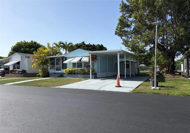 Photo 2 of Manufactured home for sale at 35303 Sw 180th Ave Lot 347, Homestead, FL 33034 | MLS# A12064911 | Listing updated on 2026-08-31