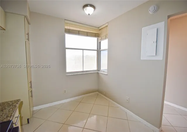 Listing Photo 5 - Condo for sale in building located at 10414 Nw 24Th Pl, Sunrise, FL 33322 - Unit #405