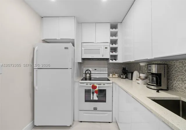 Photo 3 of Condo for sale at 2301 Collins Ave #1014, Miami Beach, FL 33139 | MLS# A12072305 | Listing updated on 2026-10-04