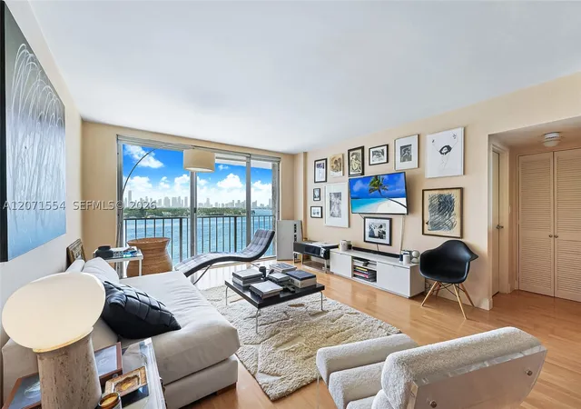 Photo 3 of Condo for sale at 800 West Ave #917, Miami Beach, FL 33139 | MLS# A12071554 | Listing updated on 2026-09-14