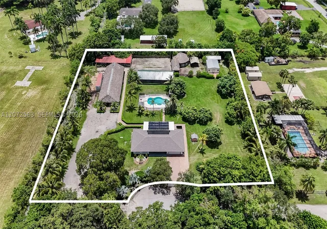 Photo 1 of Single family home for sale at 18200 Sw 48th St, Southwest Ranches, FL 33331 | MLS# A12072563 | Listing updated on 2026-09-14