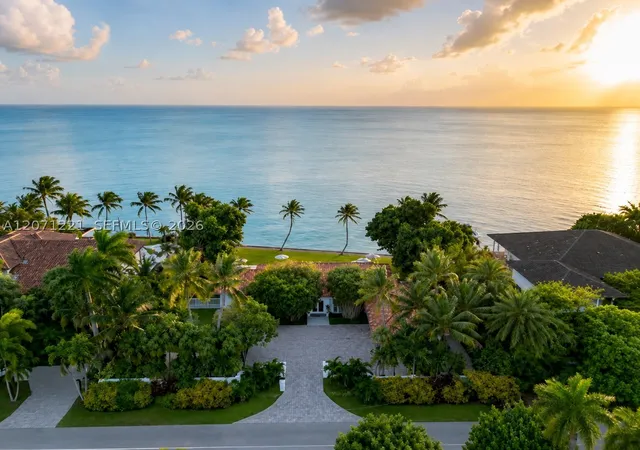 Photo 3 of Single family home for sale at 520 S Mashta Dr, Key Biscayne, FL 33149 | MLS# A12071221 | Listing updated on 2026-08-26