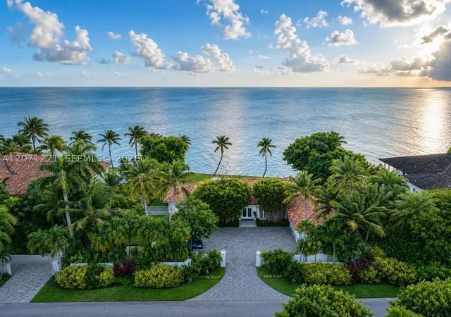 Photo 4 of Single family home for sale at 520 S Mashta Dr, Key Biscayne, FL 33149 | MLS# A12071221 | Listing updated on 2026-08-26