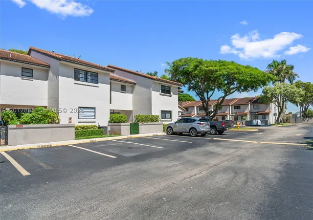 Listing Photo 4 - Condo for sale at Kendall Lakes East Lakevi, Unit 103M 13412 Sw 62Nd St, Kendall Lakes East Lakevi, Miami, FL 33183 | Built Year: 1981-1986