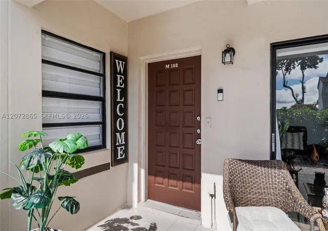 Listing Photo 5 - Condo for sale at Kendall Lakes East Lakevi, Unit 103M 13412 Sw 62Nd St, Kendall Lakes East Lakevi, Miami, FL 33183 | Built Year: 1981-1986