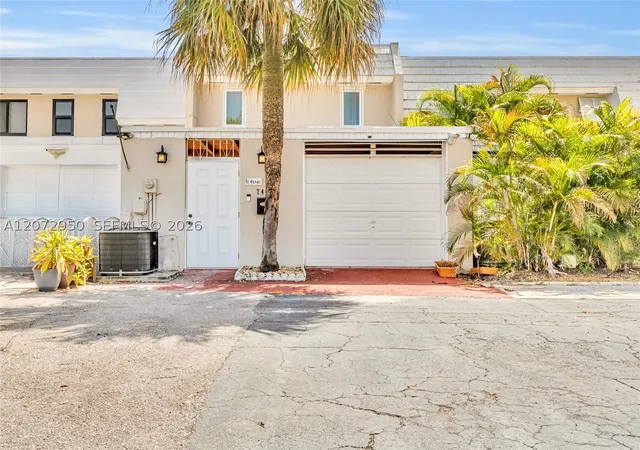 Townhouse for sale at 7407 Big Cypress Dr, Miami Lakes, FL 33014 | MLS# A12072950