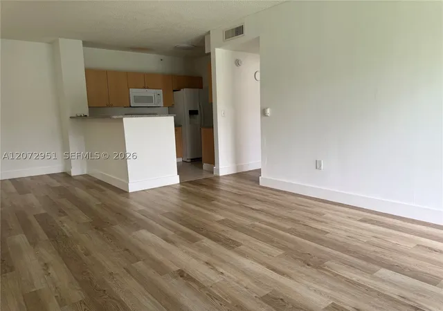Photo 4 of Condo for sale at 8010 N Nob Hill Rd #108, Tamarac, FL 33321 | MLS# A12072951 | Listing updated on 2026-09-10