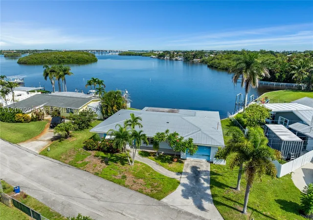 Photo 1 of Single family home for sale at 216 Sw Cabana Point Cir, Stuart, FL 34994 | MLS# A12072056 | Listing updated on 2026-09-14
