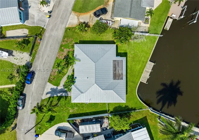 Photo 3 of Single family home for sale at 216 Sw Cabana Point Cir, Stuart, FL 34994 | MLS# A12072056 | Listing updated on 2026-09-14