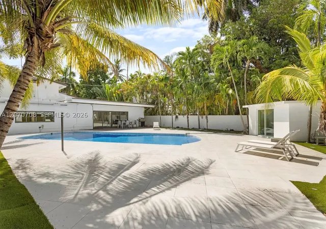 Photo 2 of Single family home for sale at 2388 Prairie Ave, Miami Beach, FL 33140 | MLS# A12070708 | Listing updated on 2026-09-23