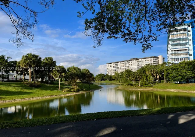 Photo 2 of Condo for sale at 3800 Hillcrest Dr #315, Hollywood, FL 33021 | MLS# A12073157 | Listing updated on 2026-09-15