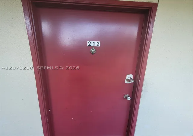 Listing Photo 4 - Condo for sale in building located at 151 Sw 134Th Wy, Pembroke Pines, FL 33027 - Unit #212N