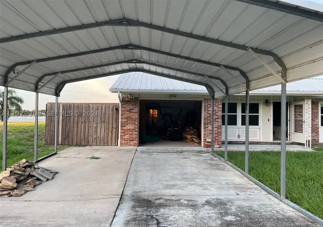Photo 3 of Single family home for sale at 1052 Lake Carrie Dr, Lake Placid, FL 33852 | MLS# A12072968 | Listing updated on 2026-09-02